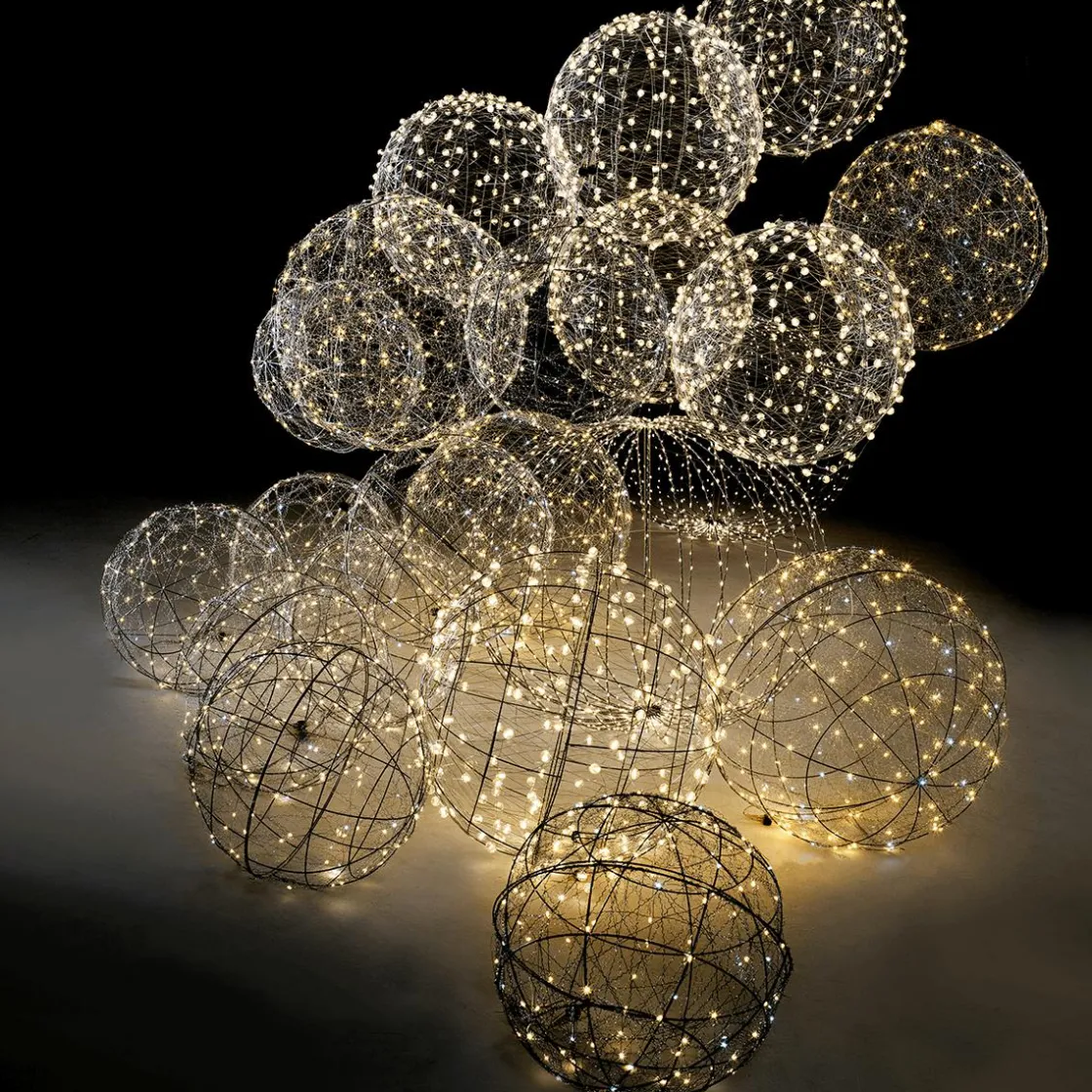 DecoWoerner Decoración Navideña Xxl|Luces De Navidad>Bola Con Iluminación LED Caliente Intermitente, 60 Cm