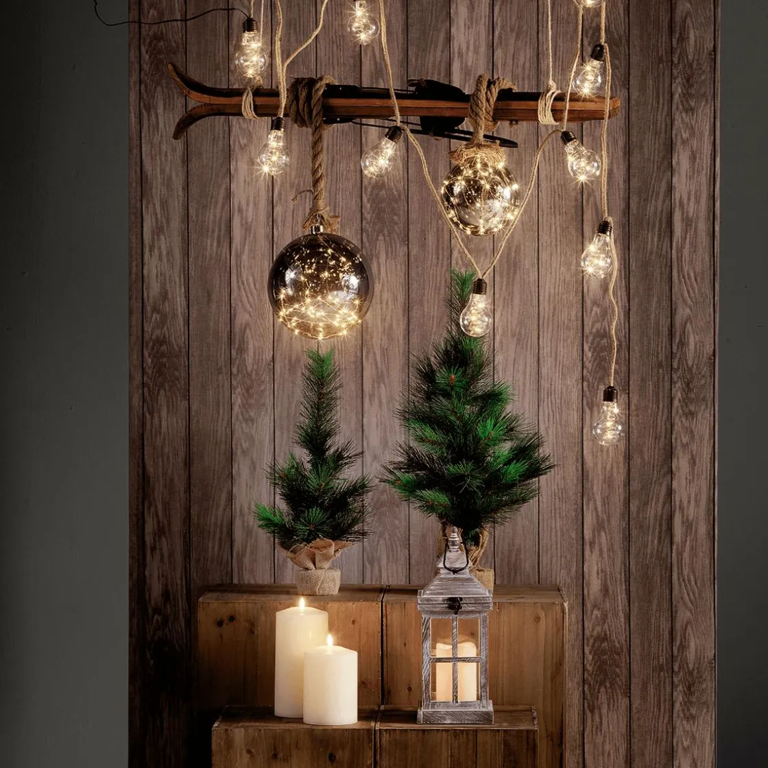 DecoWoerner Luces De Navidad>Bola Micro LED Con Batería, Ø 14 Cm