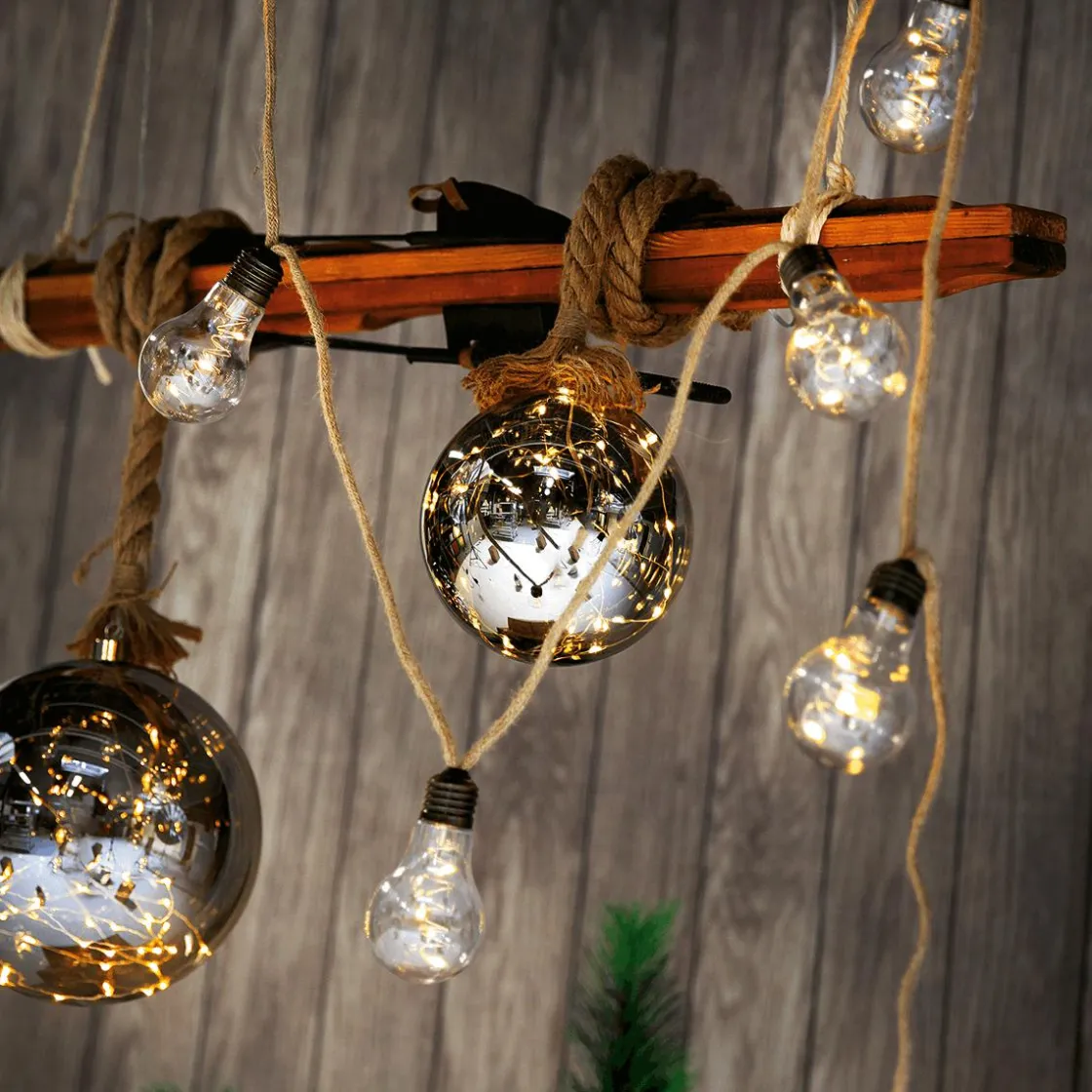DecoWoerner Luces De Navidad>Bola Micro LED Con Batería, Ø 20 Cm