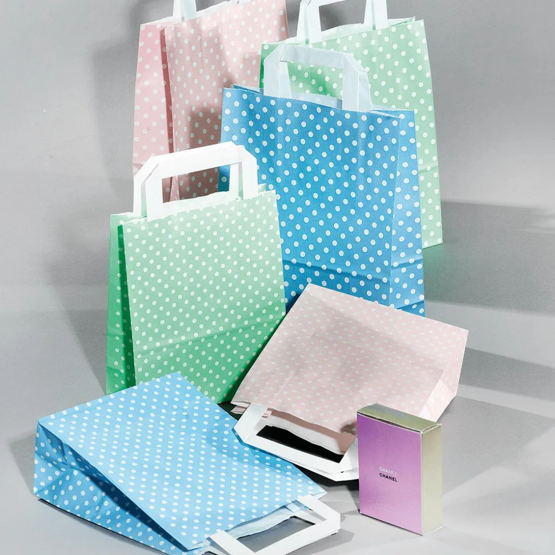 DecoWoerner Bolsas De Regalo Y Bolsas Portátiles>Bolsa De Papel Kraft "Puntitos" 22 X 18 Cm, Pastel