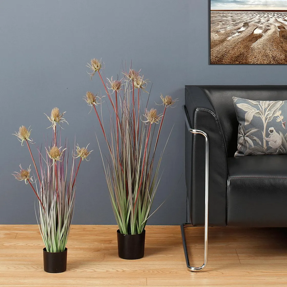 DecoWoerner Hierba Decorativa>Cardo Césped Artificial En Maceta Negra 69 Cm