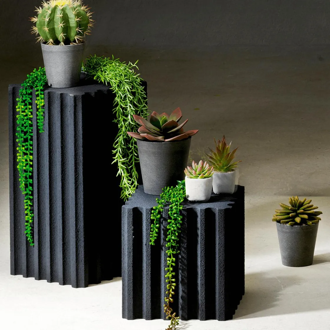 DecoWoerner Expositores Para Tiendas>Conjunto De Columnas Decorativas "Hormigón" Altura 30/55 Cm