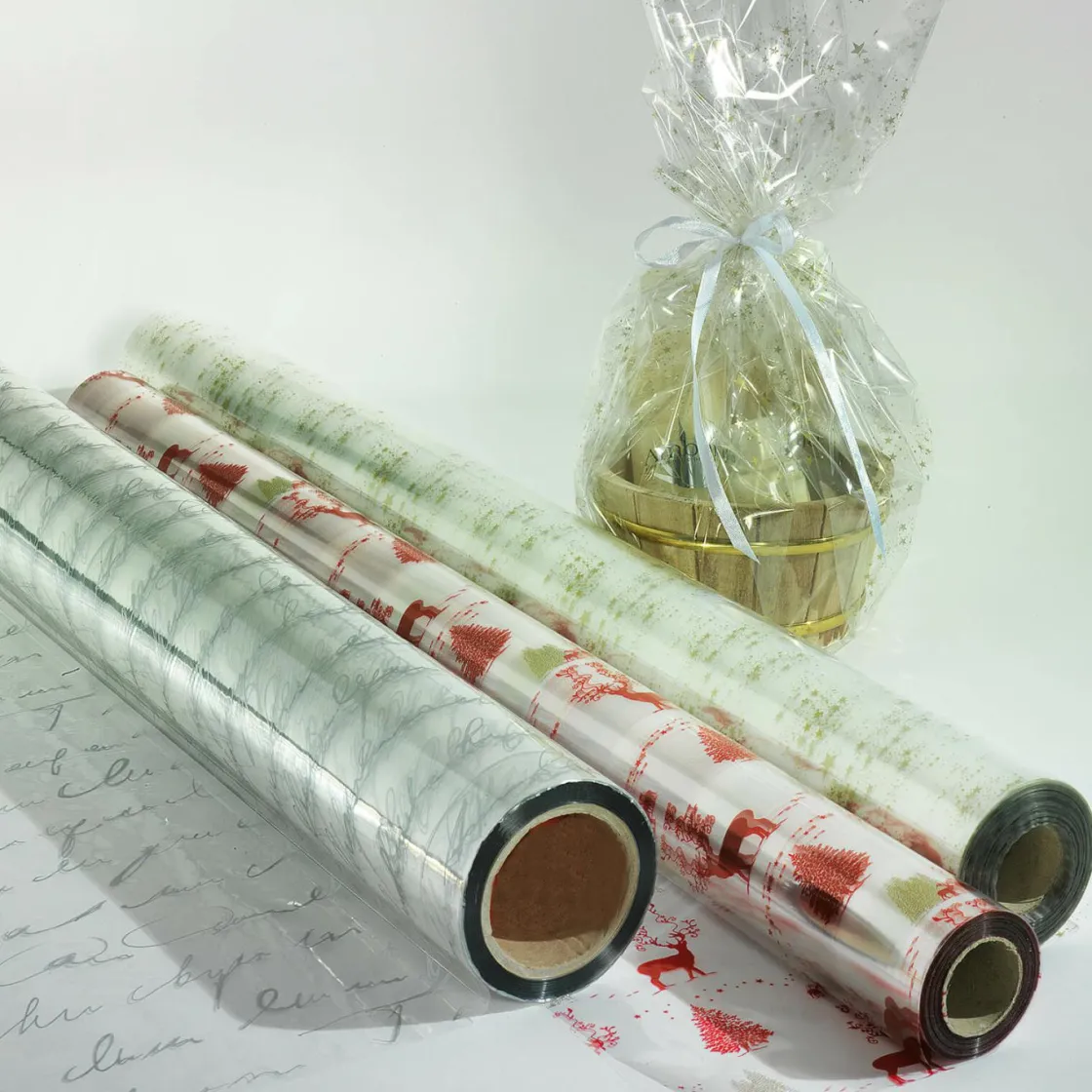 DecoWoerner Film Polipropileno>Lámina De Plástico Para Regalo Con Adornos Navideños 70 Cm, 100 M