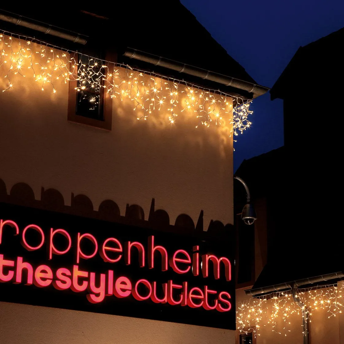 DecoWoerner Luces De Navidad>Luz Icicle Light LED Para Uso Profesional Sistema IP67, 228 LED, 300 X 100 Cm, Sin Cable