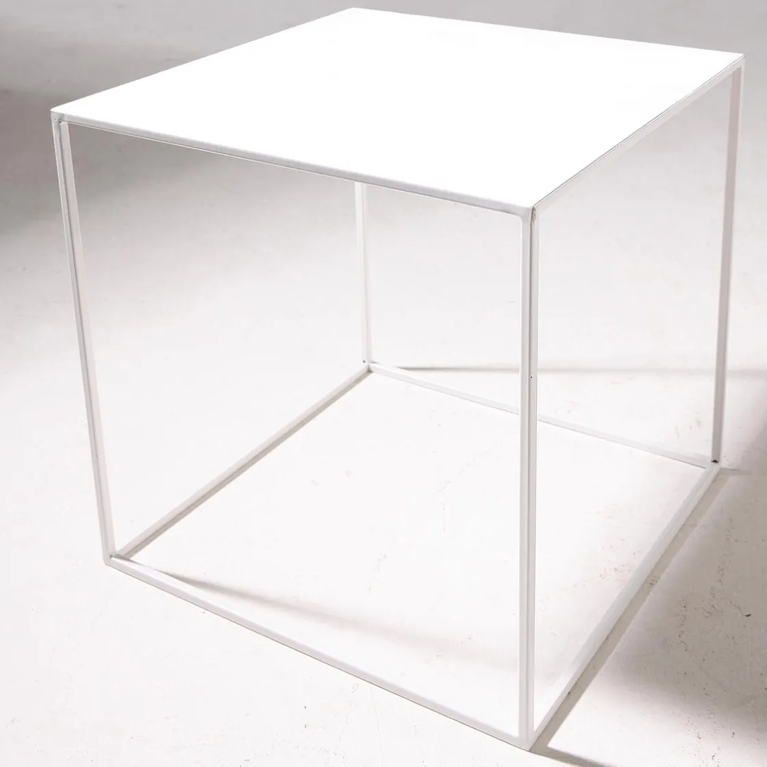 DecoWoerner Expositores Para Tiendas|Macetas Y Artículos De Decoración>Mesa De Metal 45 X 45 Cm,
