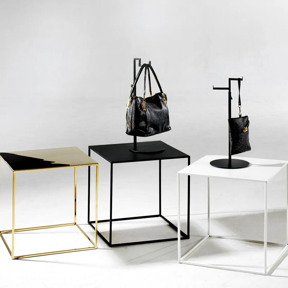 DecoWoerner Expositores Para Tiendas|Macetas Y Artículos De Decoración>Mesa De Metal 45 X 45 Cm, Negra