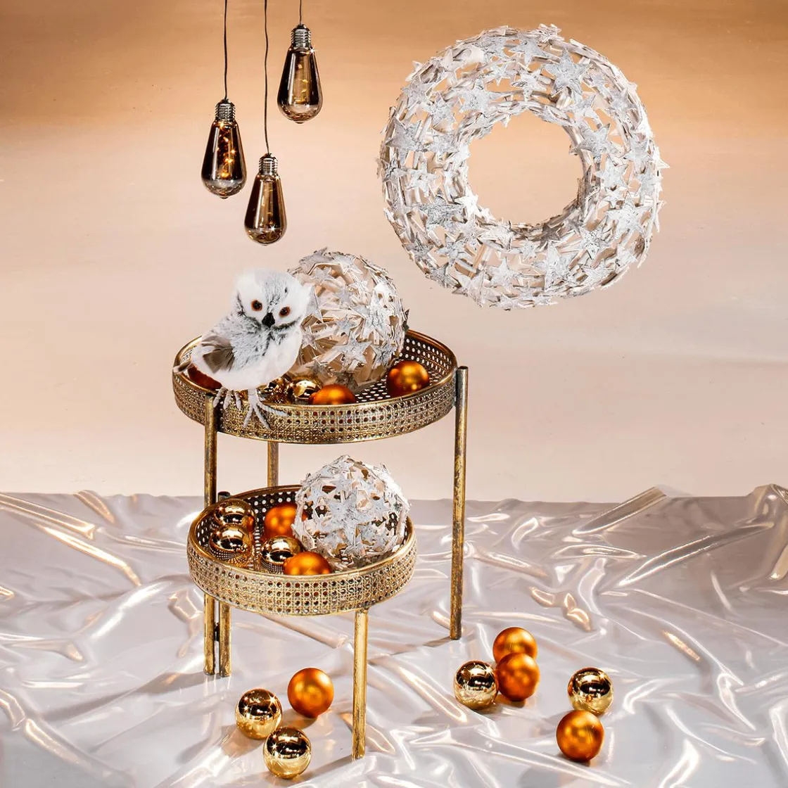 DecoWoerner Expositores Para Tiendas|Decoración De Otoño>Mesa De Metal Mimbre Vienés 68,5x41,5x38,5cm