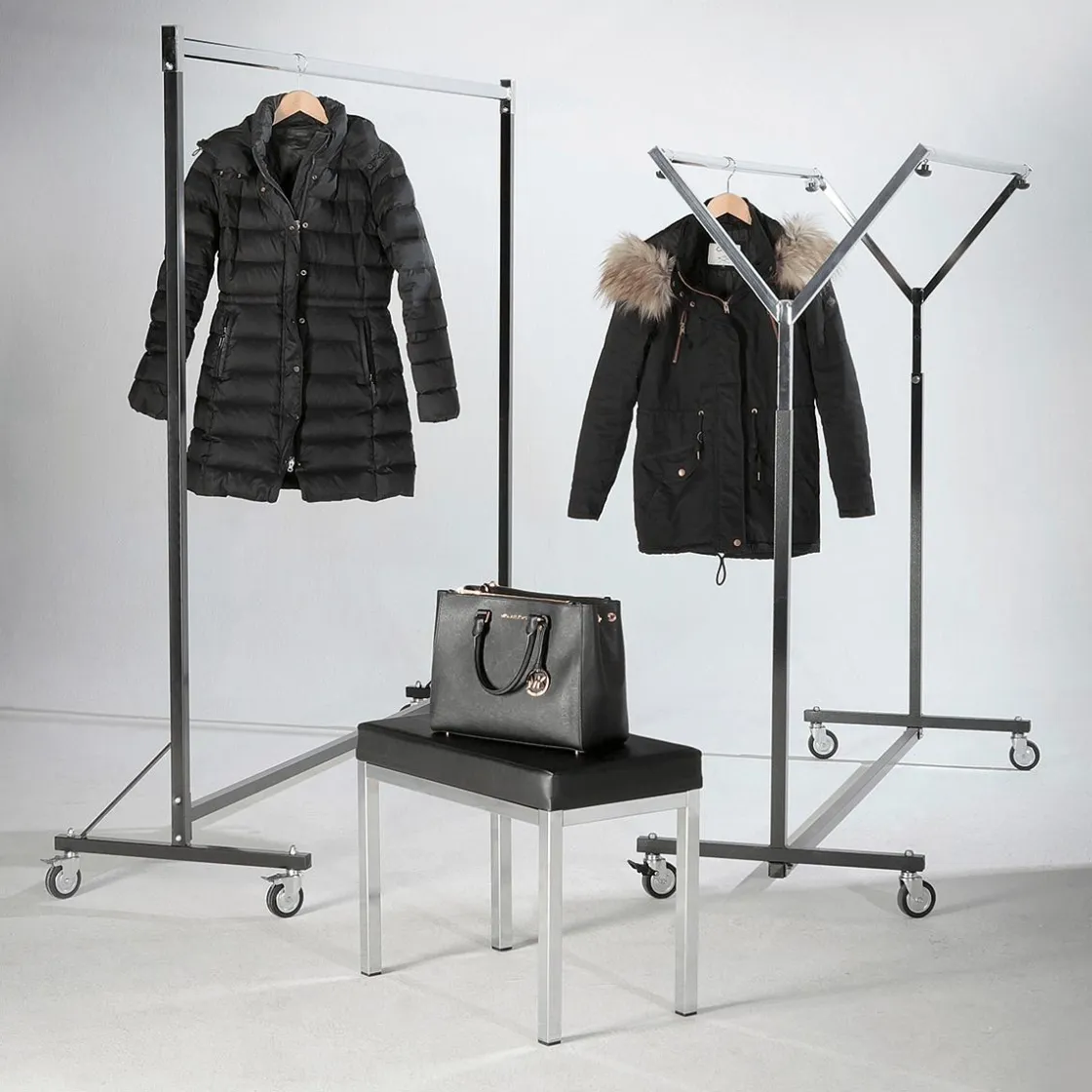 DecoWoerner Percheros>Perchero De Ruedas Industrial, Altura Fija 161 Cm