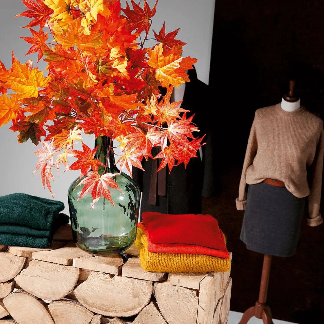 DecoWoerner Decoración De Otoño|Ramas Y Ramitas>Rama De Arce Artificial Roja/verde, Longitud 80 Cm
