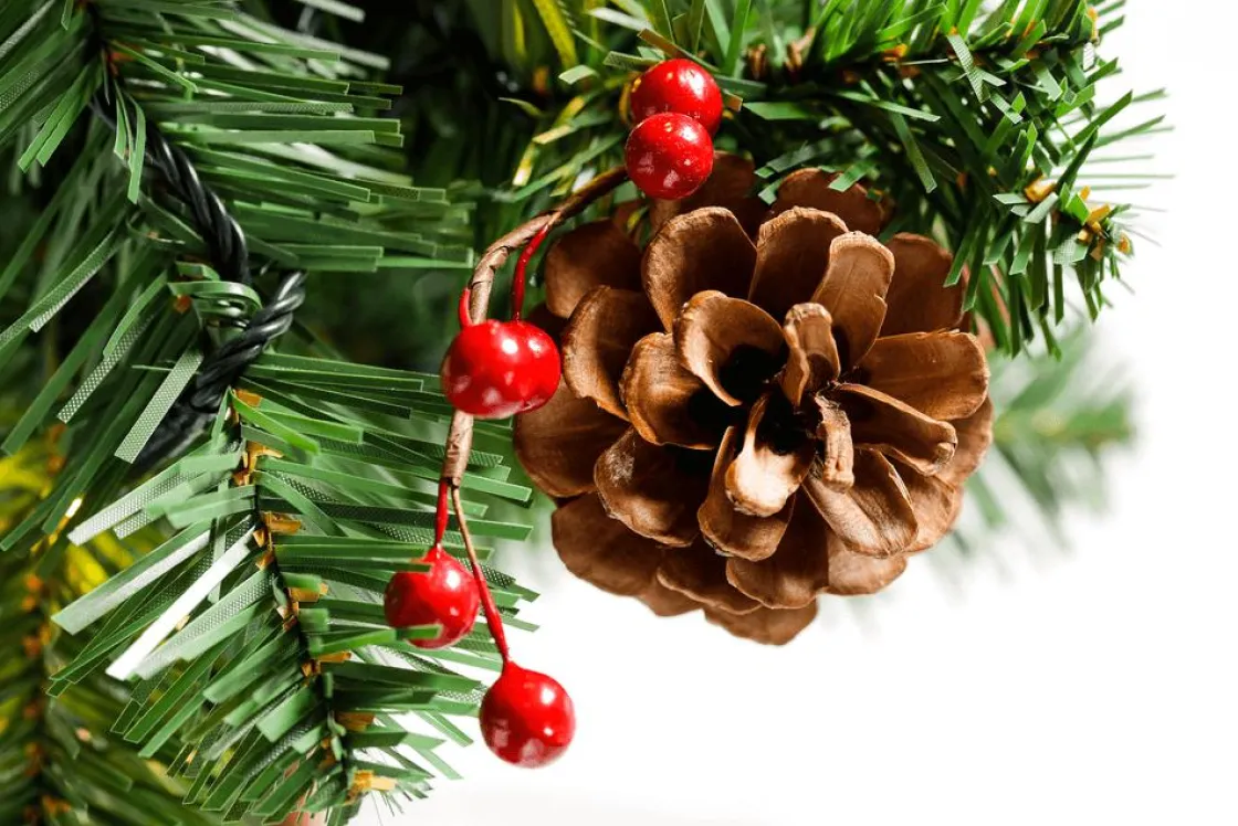 DecoWoerner Árboles De Navidad Artificiales>Árbol De Navidad Artificial Decorado Con LED, Adornos Navideños s, Lazos, Flores De Navidad Y Pequeños Regalos 240 Cm