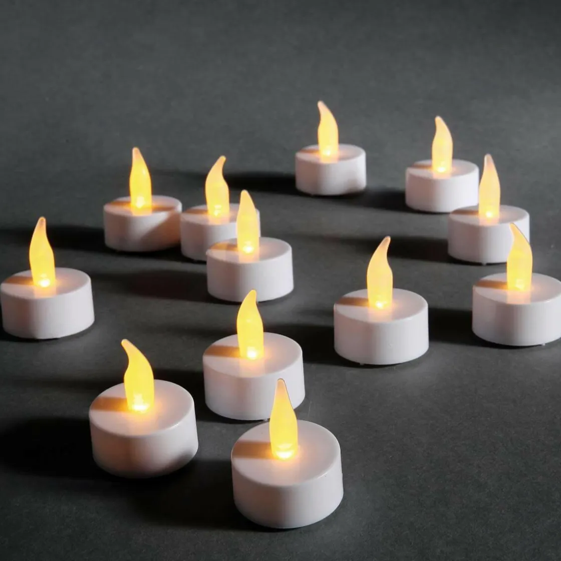 DecoWoerner Luz Decorativa>Velas Para Té Con Baterías LED, Conjunto De 12 Piezas